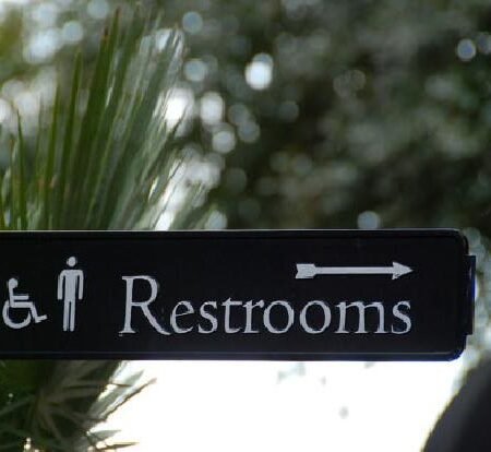 Buang Air Kecil untuk Cegah Masalah Kandung Kemih